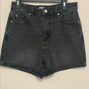 Zara Black Jean Shorts High-Waisted Relaxed Fit